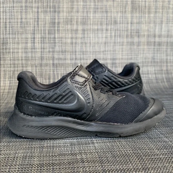 Nike Star Runner 2.0 Triple Black Sneakers GS Shoes Unisex Toddler size 11 - Picture 9 of 14